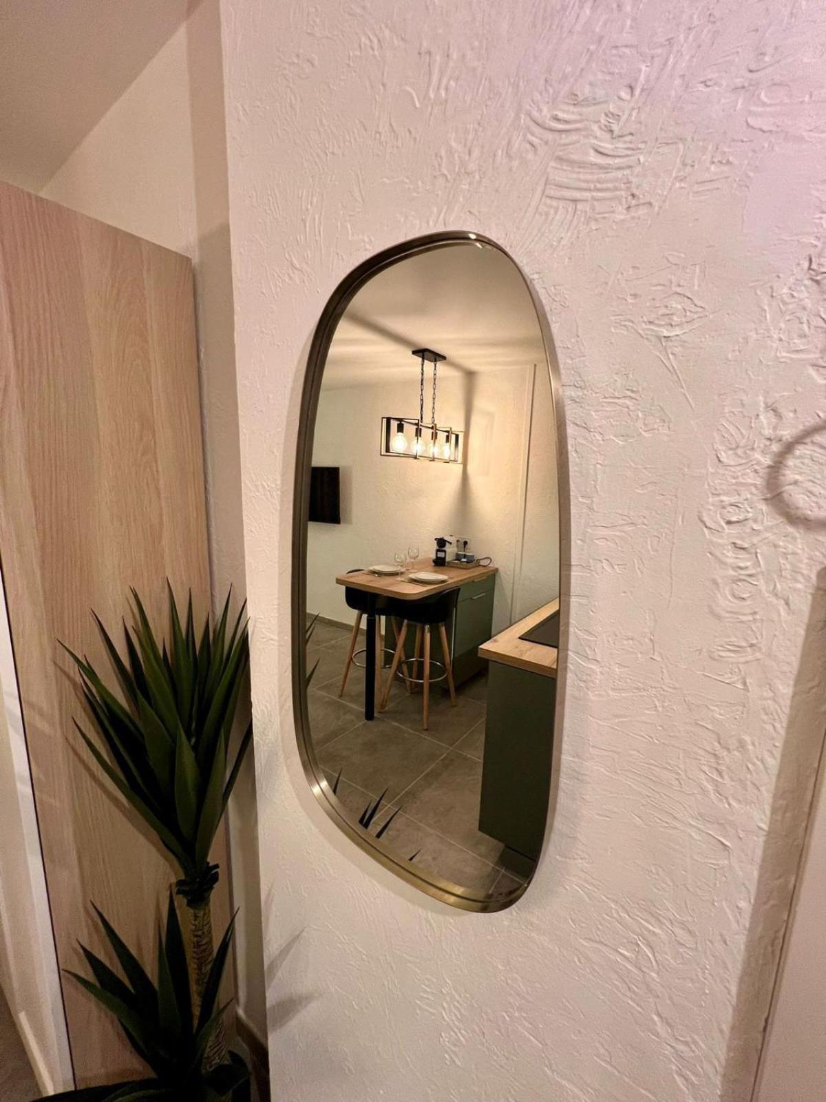 Studio Climatise, Cosy Et Calme Au Centre Ville อองทีบส์ ภายนอก รูปภาพ